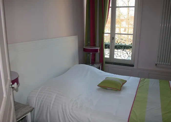 Chambres D'hotes Le Domaine De Stanislas Bed & Breakfast 5*